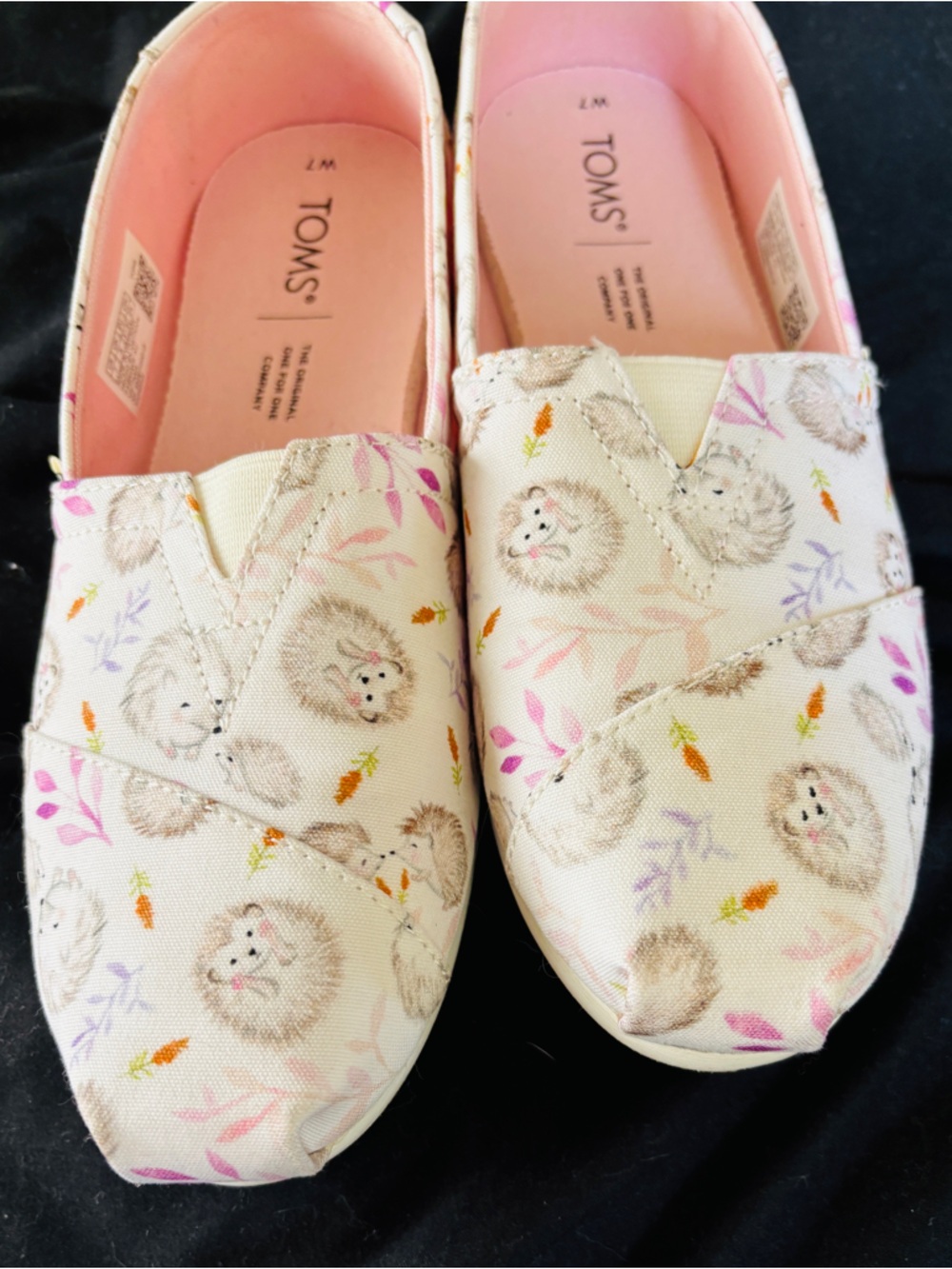 Toms Canvas Slip-Ons with Hedgehog & Floral Print - Cream & Pink Women’s Size 7 - Picture 4 of 10